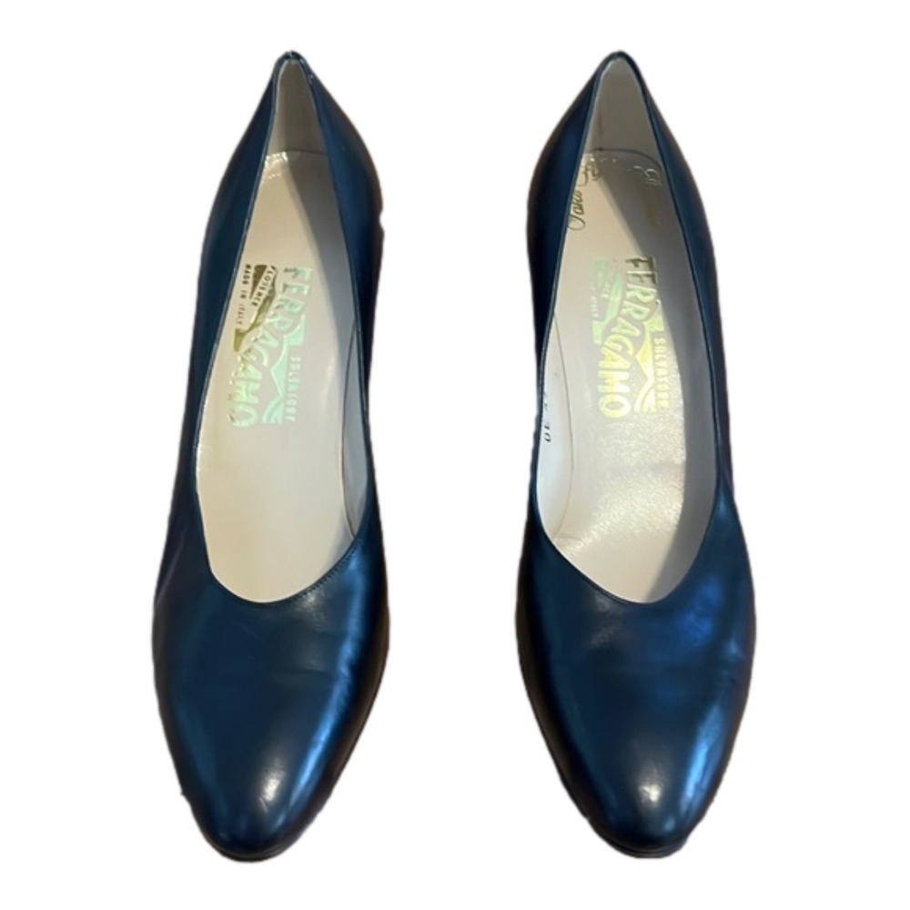Salvatore Ferragamo black Italian leather heels - Picture 3 of 9
